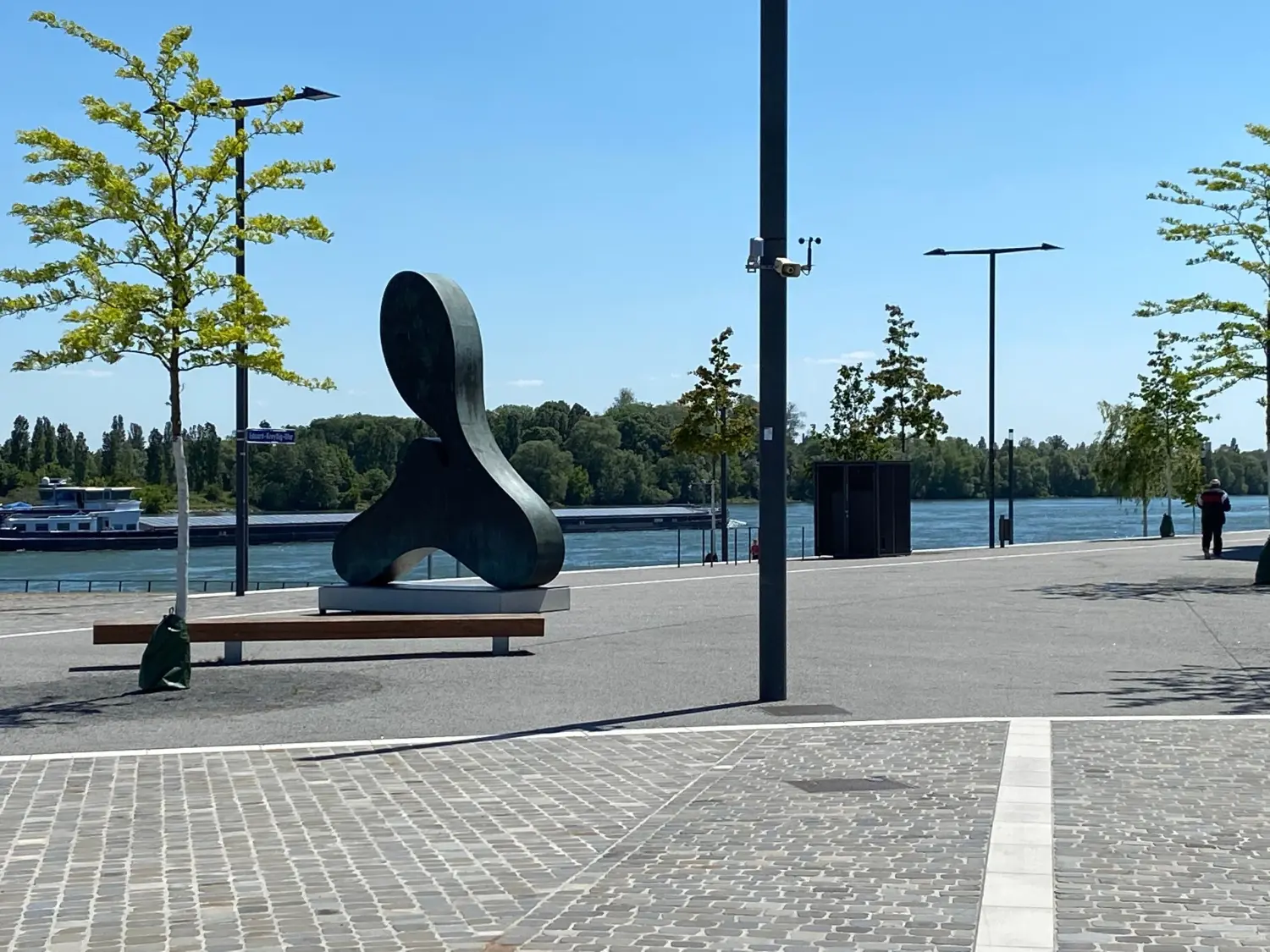 Neustadtpraxis - Blick auf den Fluss